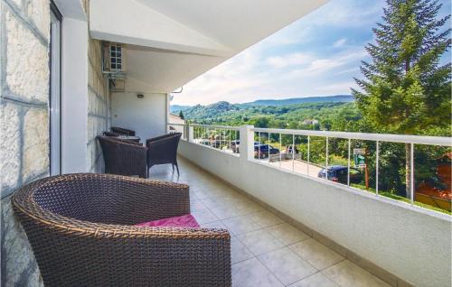 Ostrvica Apartamento | Three-Bedroom Apartment In Ostrvica