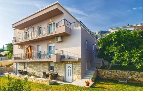 Dugi Rat Apartamento | Three-Bedroom Apartment In Mali Rat