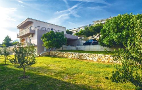 Dugi Rat Apartamento | Three-Bedroom Apartment In Mali Rat