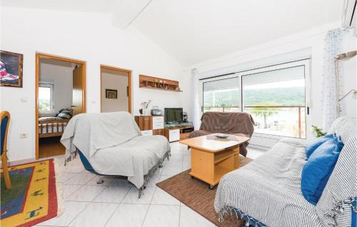 Bilice Apartamento | Three-Bedroom Apartment In Bilice