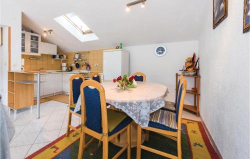 Bilice Apartamento | Three-Bedroom Apartment In Bilice