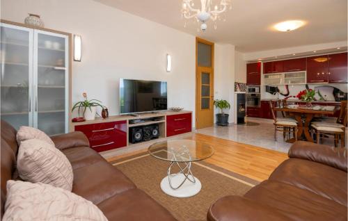 Sestanovac Apartamento | Three-Bedroom Apartment In Kresevo