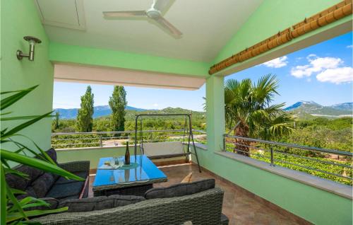 Sestanovac Apartamento | Three-Bedroom Apartment In Kresevo