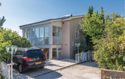 Podaca Apartamento | Three-Bedroom Apartment In Podaca