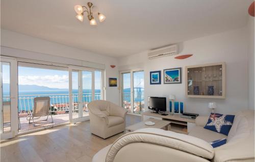 Podaca Apartamento | Three-Bedroom Apartment In Podaca