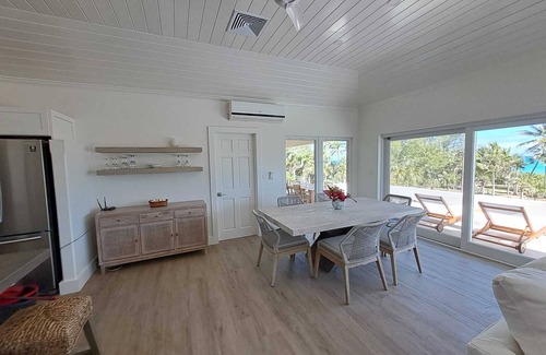 Governor's Harbour Casa | Three bedroom beach house on beautiful Double Bay beach