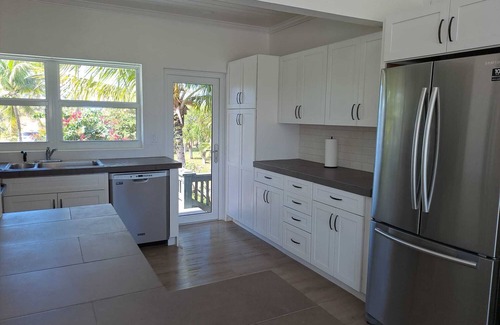 Governor's Harbour Casa | Three bedroom beach house on beautiful Double Bay beach