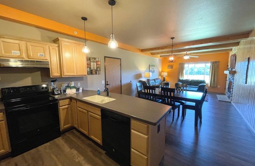 Spring Brook Condominio | Cedar Stone Three Bedroom Condo @ Spring Brook Resort | Amplio condominio en el campo de golf