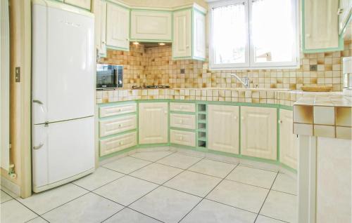 La Tranche-sur-Mer Casa | Three-Bedroom Holiday Home In La Tranche Sur Mer