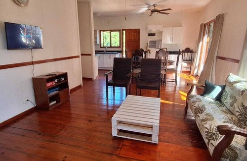 Lopes Casa | Three bedroom house, only 200 meters from the beach - Serenity Ponta do Ouro
