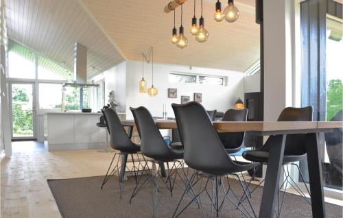 Dronningmolle Casa | Three-Bedroom Holiday Home In Dronningmolle