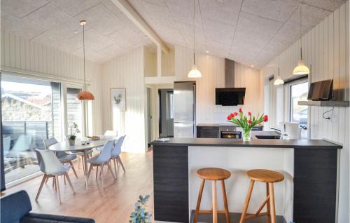 Bjerregard Strand Casa | Three-Bedroom Holiday Home In Hvide Sande