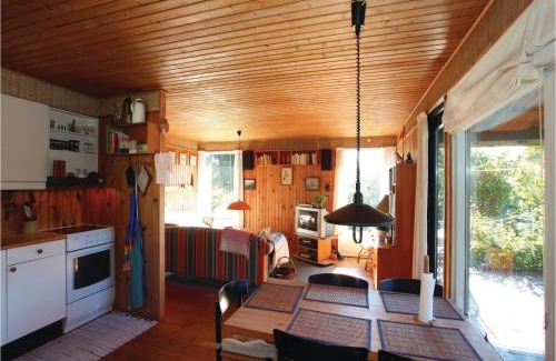 Havnsø Casa | Three-Bedroom Holiday Home In Follenslev