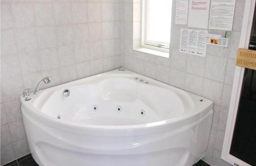 Spodsbjerg Casa | Three-Bedroom Holiday Home In Rudkobing