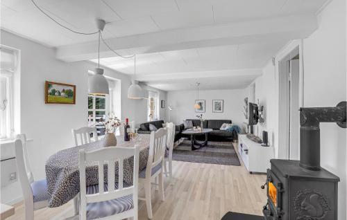 Klemensker Casa | Three-Bedroom Holiday Home In Klemensker