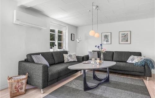 Klemensker Casa | Three-Bedroom Holiday Home In Klemensker