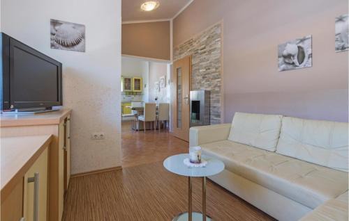 Barbariga Casa | Three-Bedroom Holiday Home Betiga With A Fireplace 02