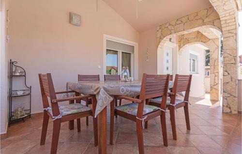 Barbariga Casa | Three-Bedroom Holiday Home Betiga With A Fireplace 02