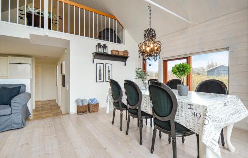 Handrup Strand Casa | Three-Bedroom Holiday Home In Ebeltoft