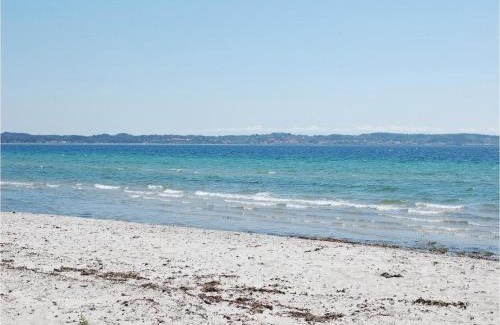 Lyngsbæk Strand Casa | Three-Bedroom Holiday Home In Ebeltoft