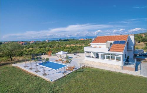 Debeljak Casa | Three-Bedroom Holiday Home In Debeljak