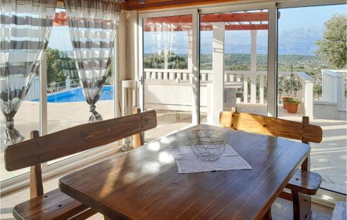 Praznica Casa | Three-Bedroom Holiday Home With Sea View In Praznica