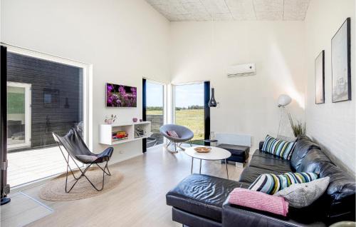 Nørre Lyngby Casa | Three-Bedroom Holiday Home Løkken With A Fireplace 07
