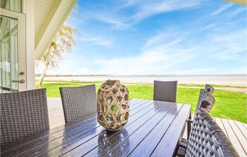Grønninghoved Strand Casa | Three-Bedroom Holiday Home In Sjolund