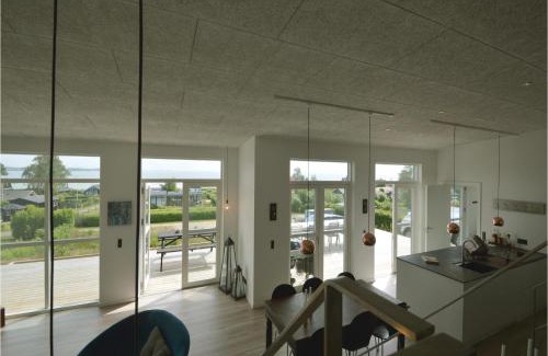 Grønninghoved Strand Casa | Three-Bedroom Holiday Home In Sjolund