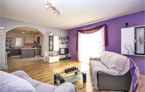 Bibici Casa | Three-Bedroom Holiday Home In Bibici