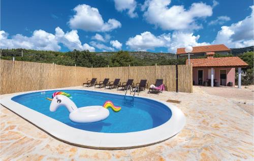 Sibenik Casa | Three-Bedroom Holiday Home In Dubrava