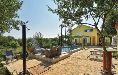 Dicmo Casa | Three-Bedroom Holiday Home In Dicmo