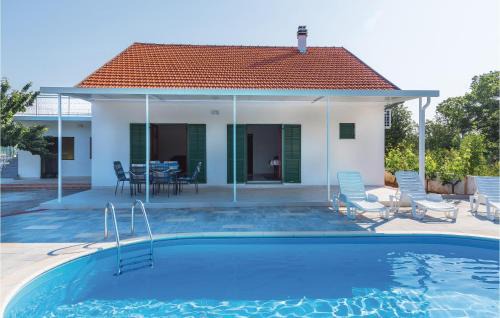 Gradina Casa | Three-Bedroom Holiday Home In Rozovac