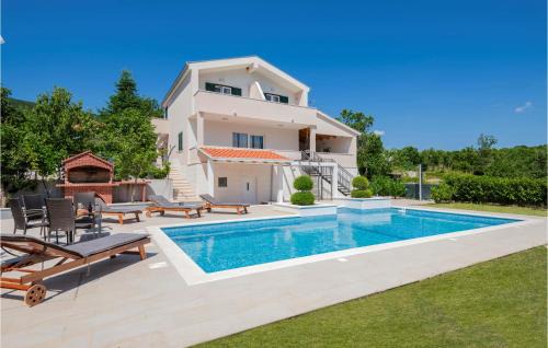 Zagvozd Casa | Three-Bedroom Holiday Home In Zagvozd