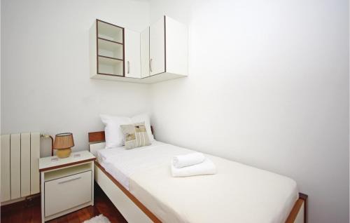 Zagvozd Casa | Three-Bedroom Holiday Home In Zagvozd