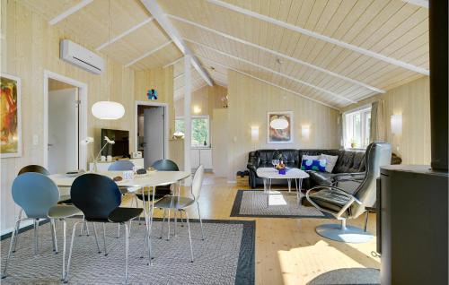 Hoeve Strand Casa | Three-Bedroom Holiday Home In Asnas