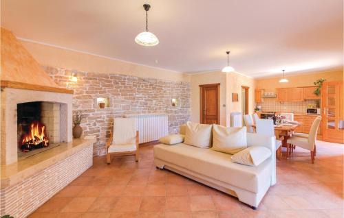Zabrezani Casa | Three-Bedroom Holiday Home In Pazin