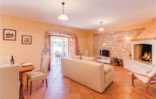 Zabrezani Casa | Three-Bedroom Holiday Home In Pazin