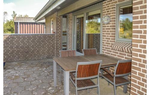 Sæby Casa | Three-Bedroom Holiday Home In Saby