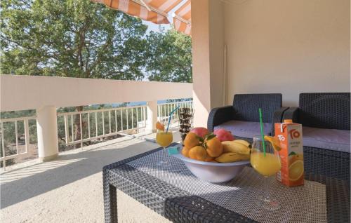 Duba Casa | Three-Bedroom Holiday Home In Duba