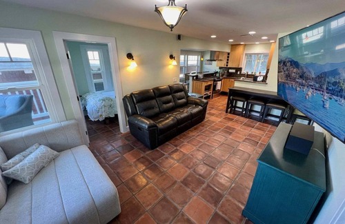 Avalon Casa | Catalina Three bedroom relaxation home on the hill with Hot Tub, Fire Table, BBQ and Golf Cart