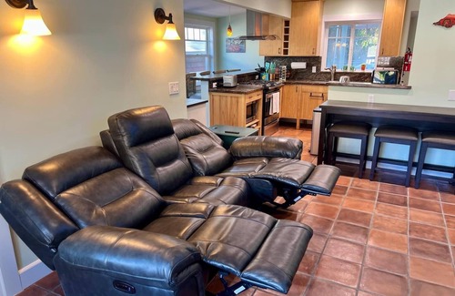 Avalon Casa | Catalina Three bedroom relaxation home on the hill with Hot Tub, Fire Table, BBQ and Golf Cart