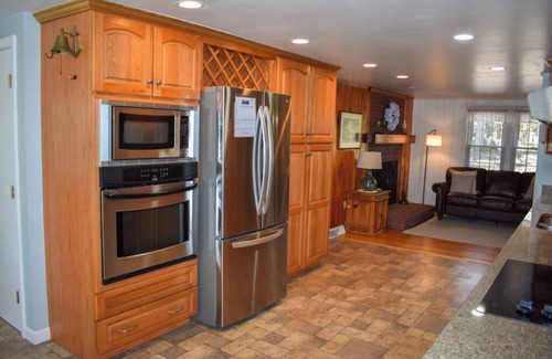 West Dennis Casa | Three bedroom home with direct access to Kelley's Pond!