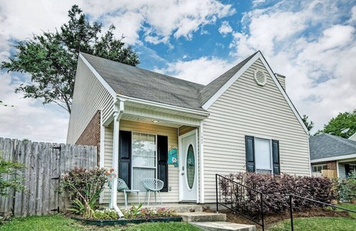 Ridgeland Casa | Three Bedroom House Getaway by the Reservoir