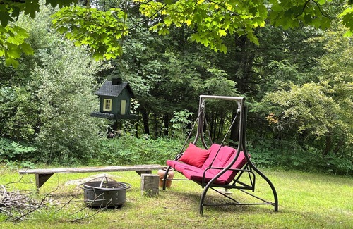 Red Hook Cabaña | Three bedroom house near Bard College with wood burning stove & baby grand piano