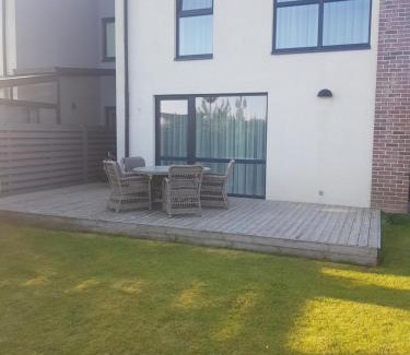 Klaipeda Apartamento | Three bedroom house with garden by Klaipeda