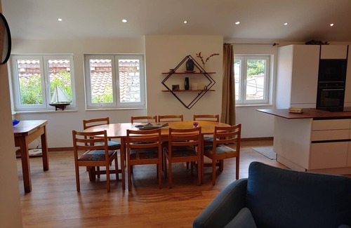 Stomorska Apartamento | Three Bedroom Apartment with Terrace