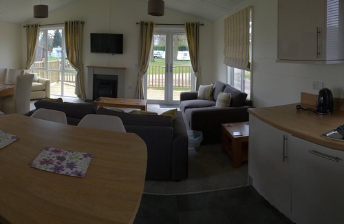 King's Lynn Casa | Three Bedroom Lodge 13