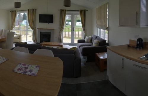 King's Lynn Casa | Three Bedroom Lodge 1