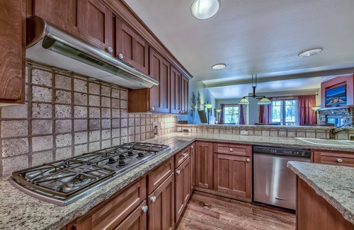 Kirkwood Condominio | Three Bedroom Mountain At Kirkwood Townhouse by RedAwning
